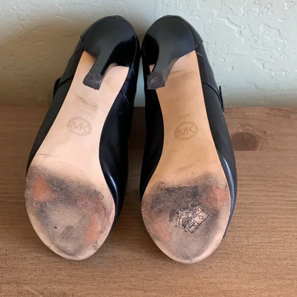 Michael Kori’s Womens Black Leather High Heel Stiletto Booties sz 6.5 - Picture 6 of 7